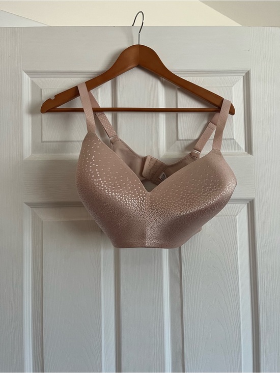 Wacoal Other - Wacoal • Smooth Wireless Bra in Blush